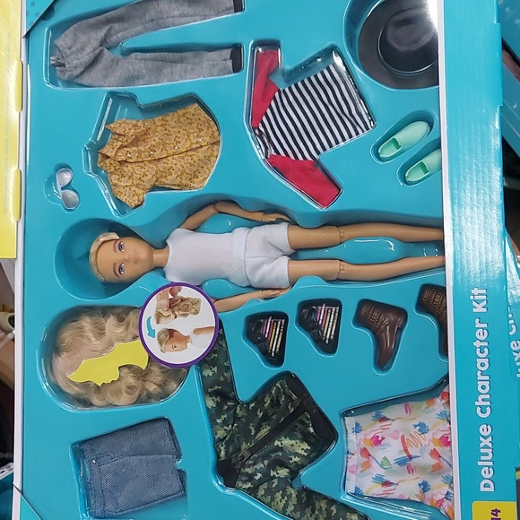 BUY 1 GET 1 FREE Creatable World Deluxe Character Kit Customizable Doll - Picture 3 of 8